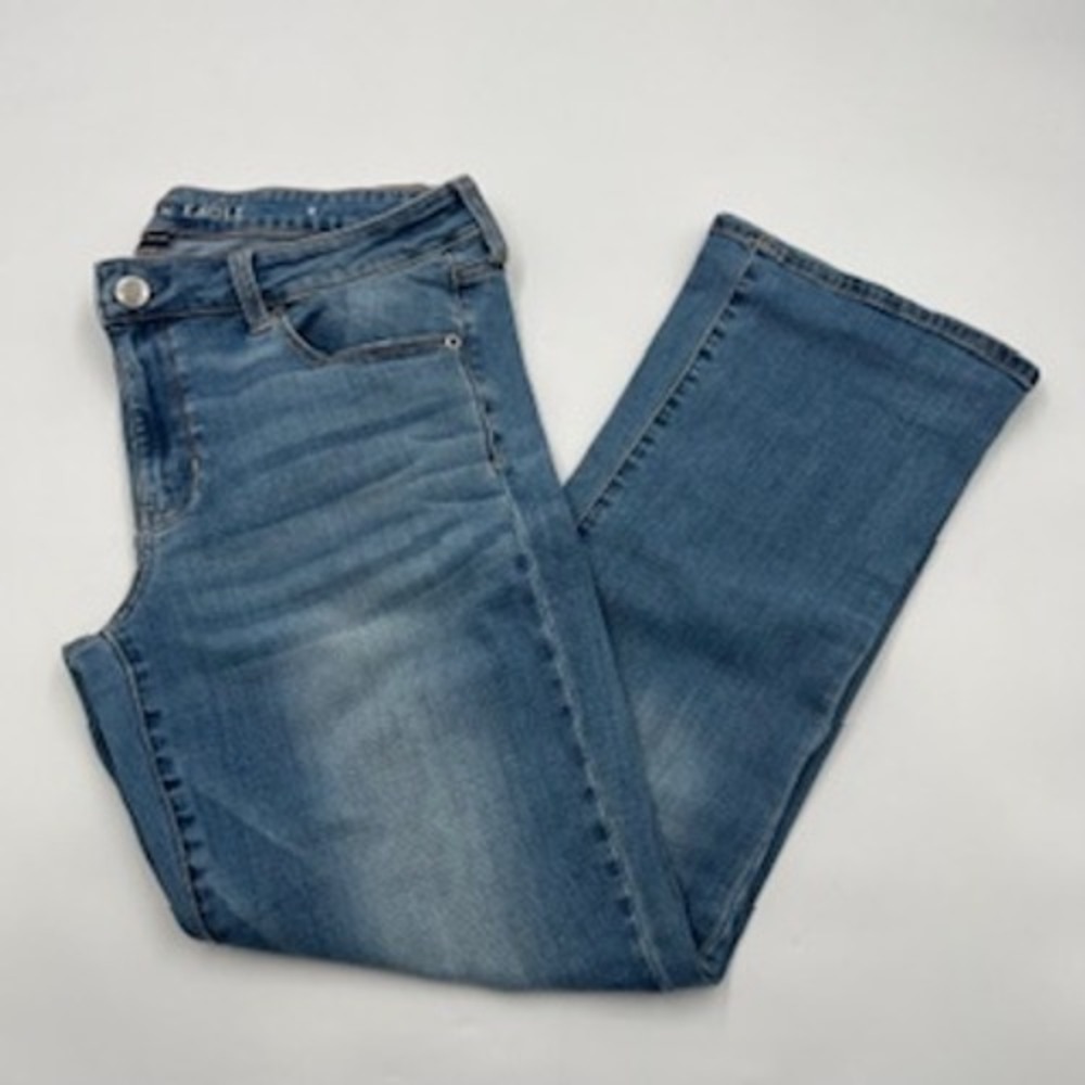 American Eagle Kick Bootcut Jeans Womens 14 Short‎ Medium Wash Mid Rise Denim